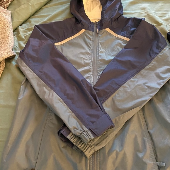 Boys very cool rain jacket - Picture 3 of 5